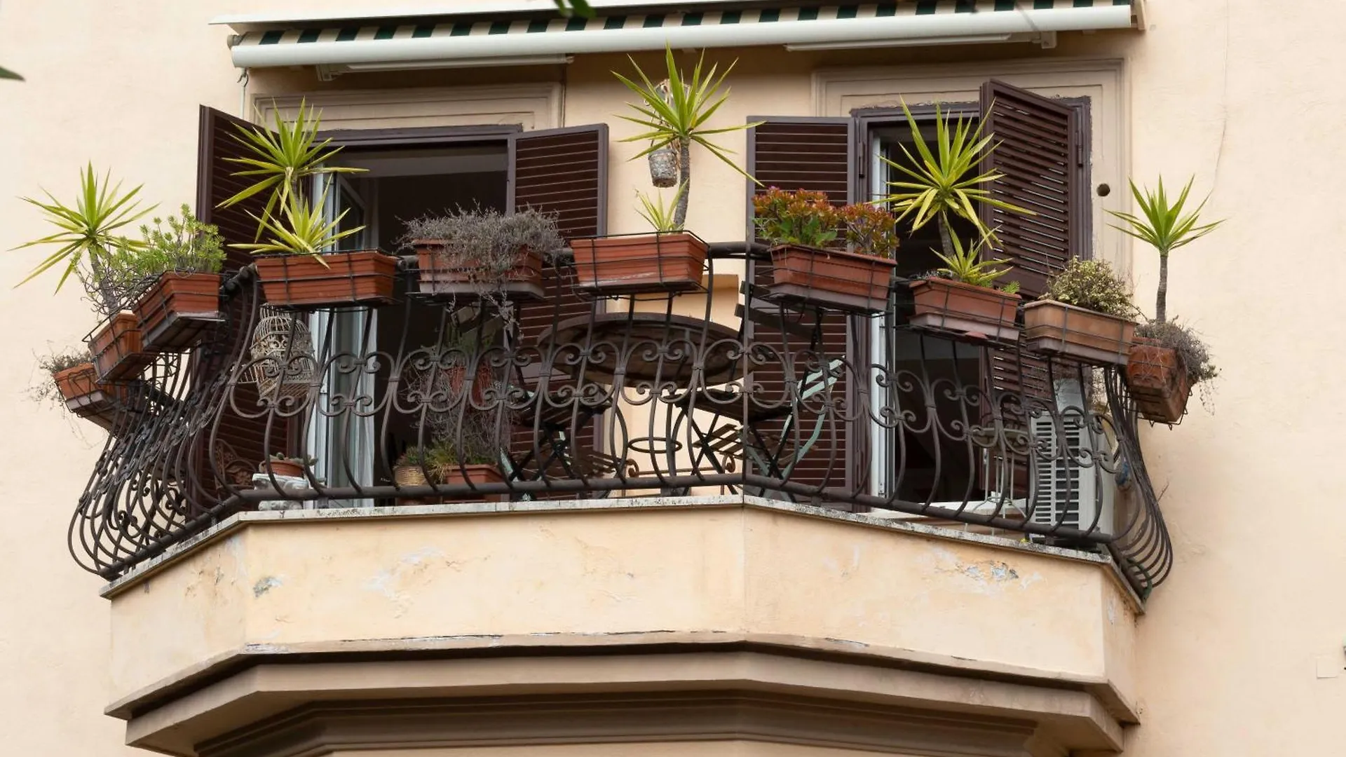 Apartment Domus Caroli In Vaticano Rome