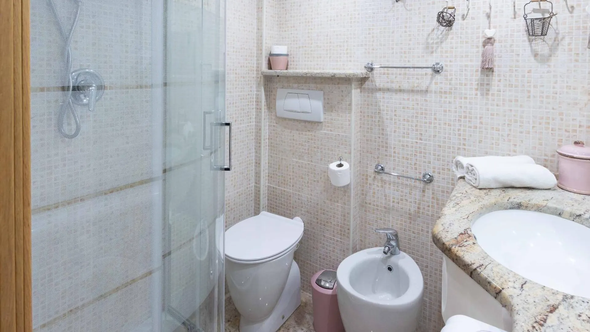 Domus Caroli In Vaticano Rome Apartment