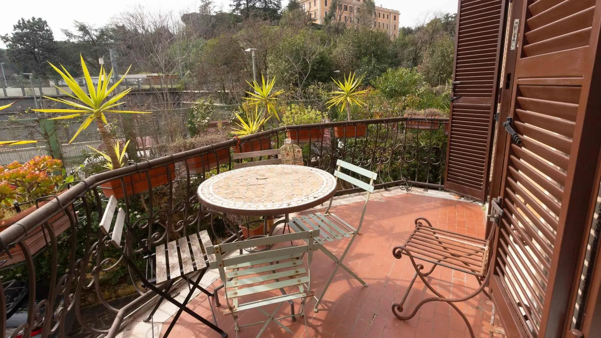 Domus Caroli In Vaticano Rome Apartment