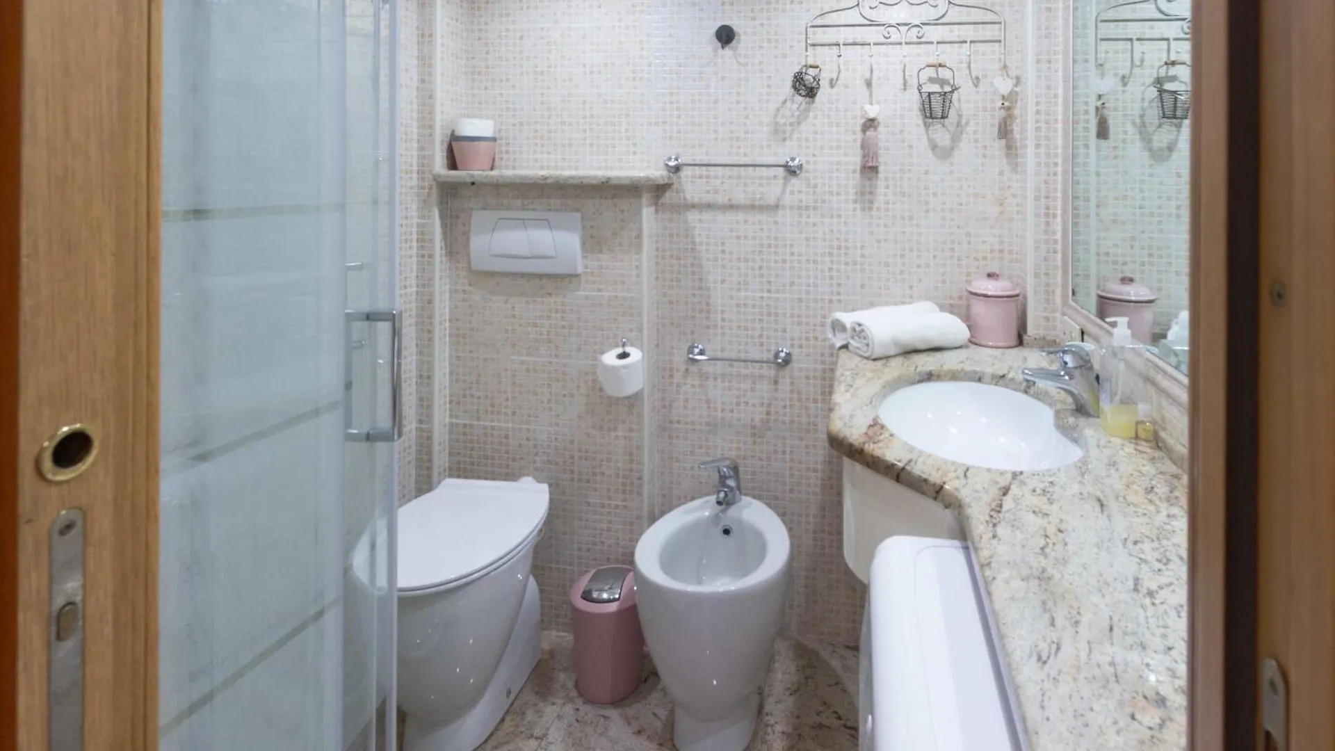 Apartment Domus Caroli In Vaticano Rome